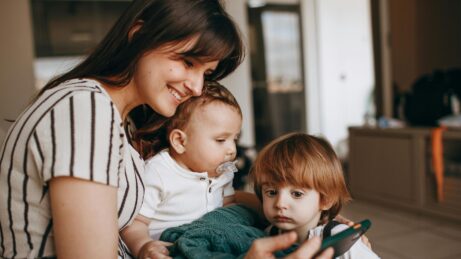 žena, ktorá sa stará o&nbsp;všetkých navôkol seba okrem seba